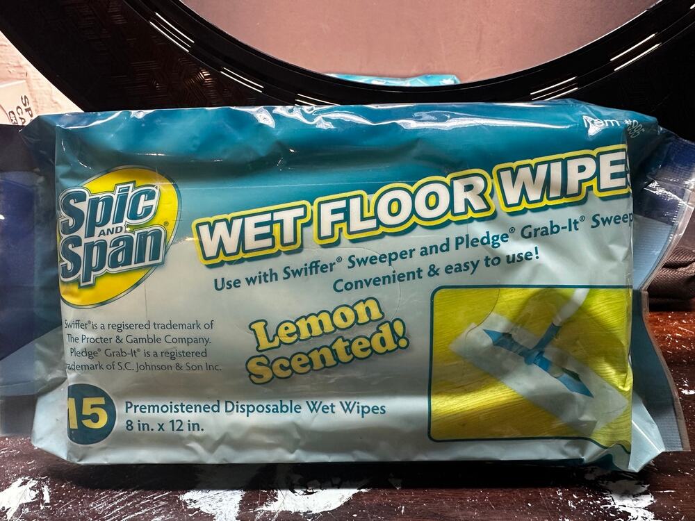 2X NOS 2010 Spic and Span Lemon Wet Floor Wipes 15/pck for Swiffer and Pledge